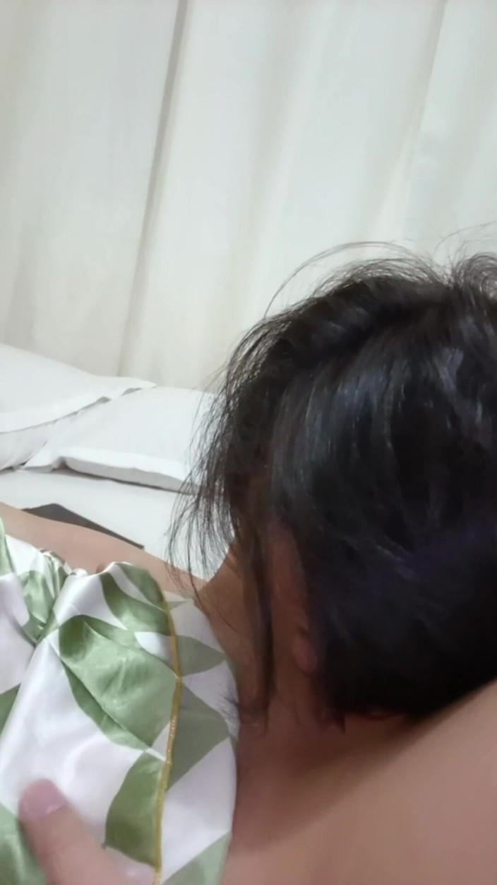 HiddenVibes69: This Happen When Me and My Stepsister Share in Bed