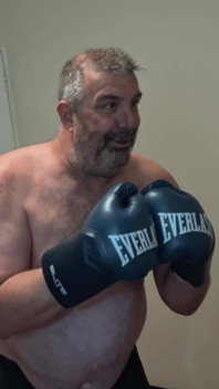 Silver Daddy Boxer Vs Gouine Wrestler: Sfida Di Colpi Di Corpo (piccolo X Grande)