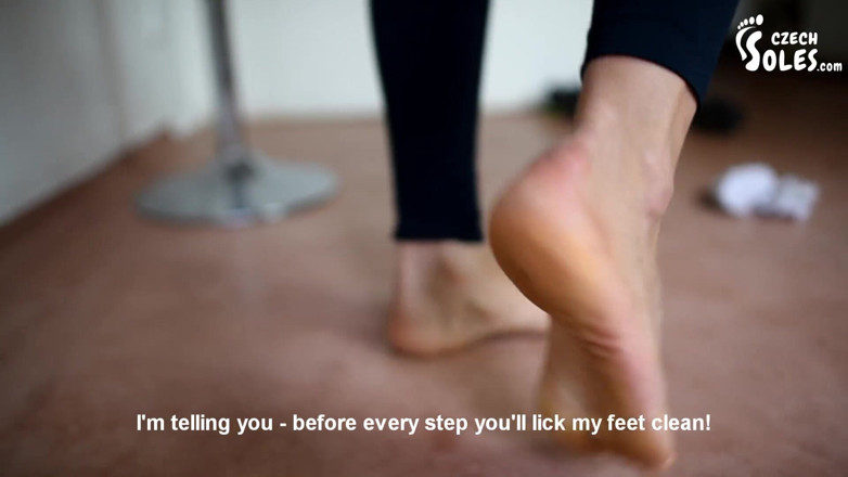 Czech Soles - foot fetish content: Pisando e humilhação no pé por Eliska