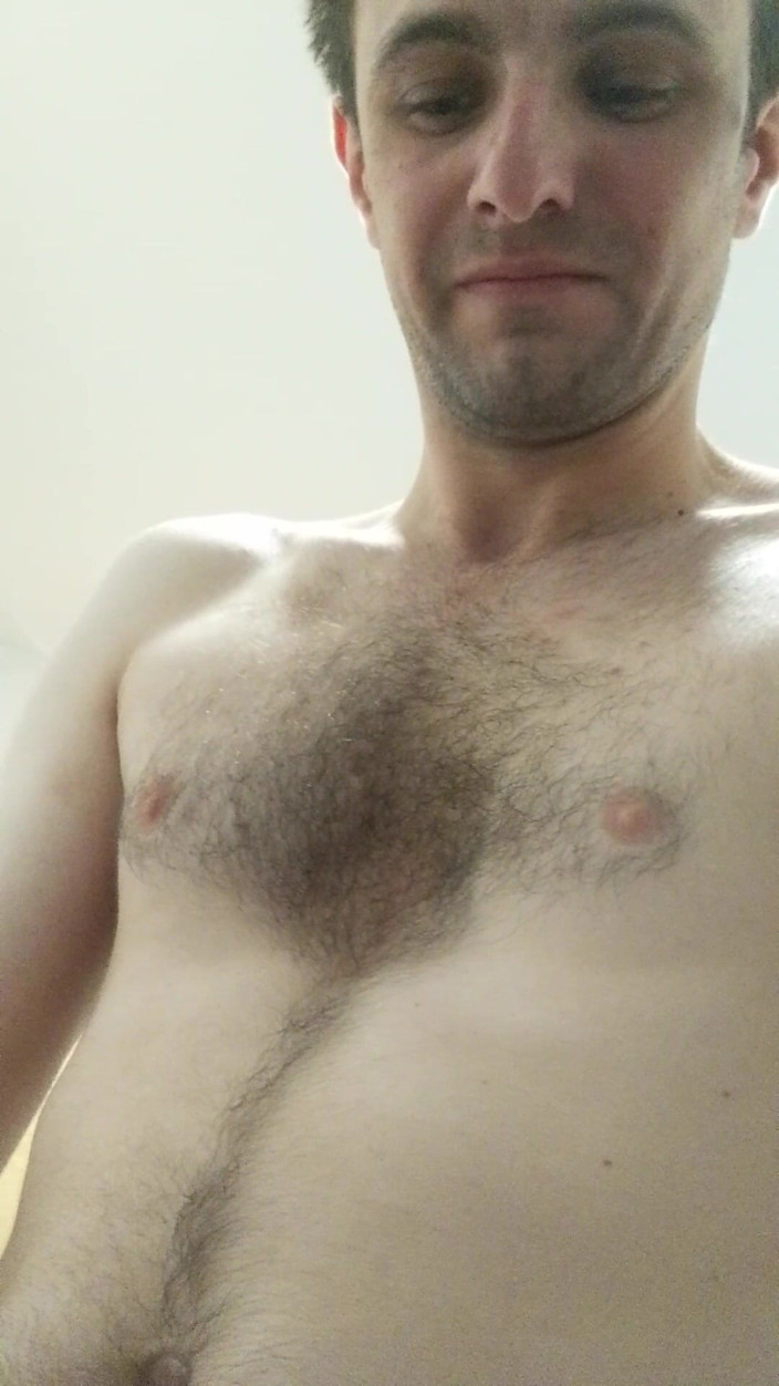 Lukboy92: Voglio fare sesso così tanto, non ho nessuno con cui...