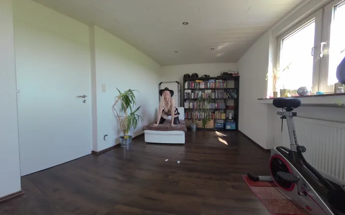 BlondeHexe VR: Mandriana
