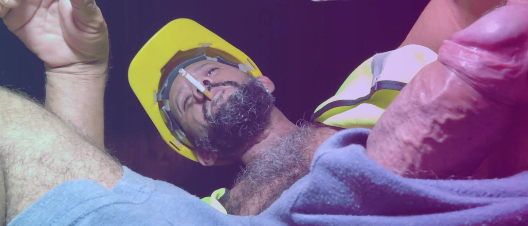 Stink HairyMale: Gece sigara içiyor