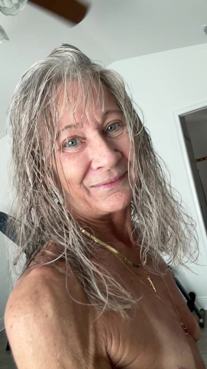 Leilani Lei: Bonjour!