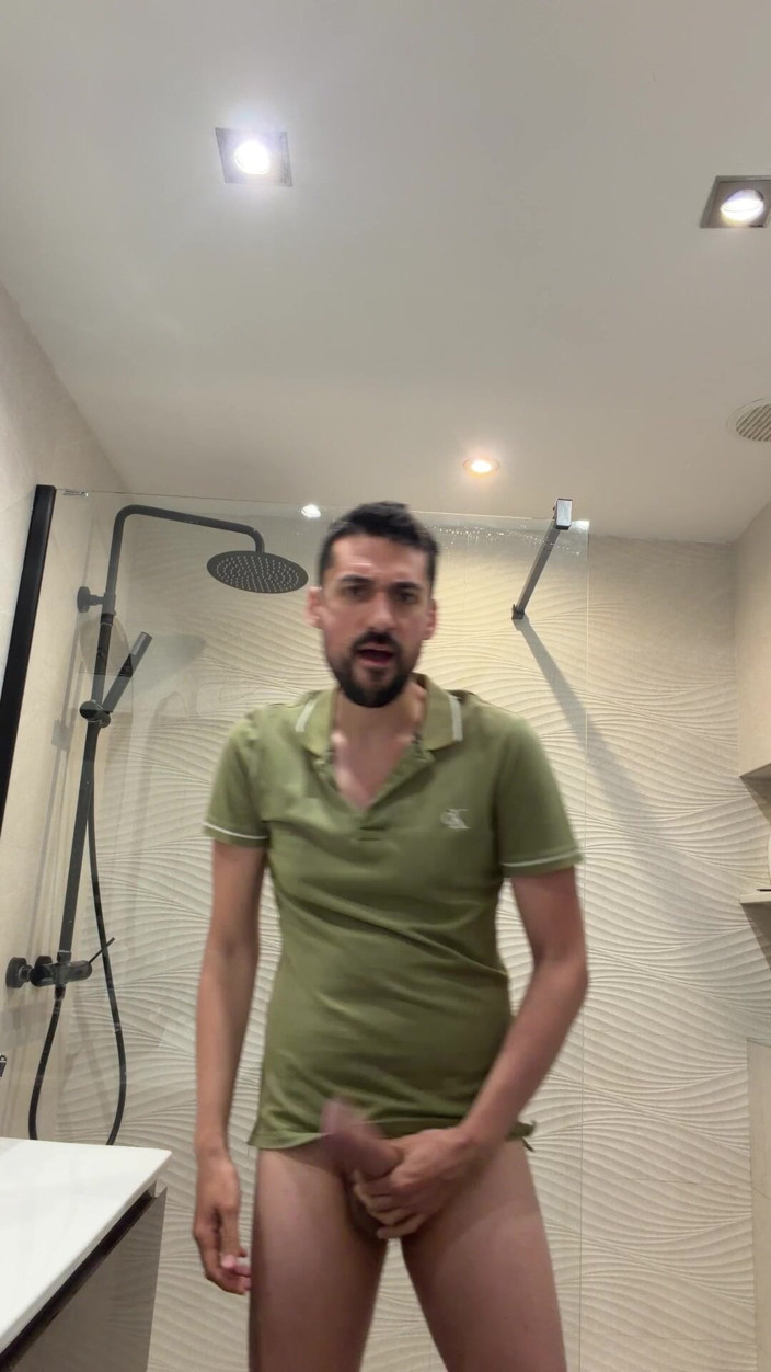 Liam Harding: Hot Stepdaddy Jerking off in Bathroom