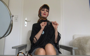 Lady Victoria Valente: Klíčová paní s šátkem: 1 týden přísného tréninku v šátku pro vás!