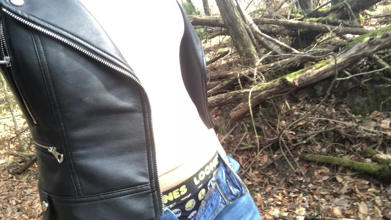 Arteya: -te în pădure