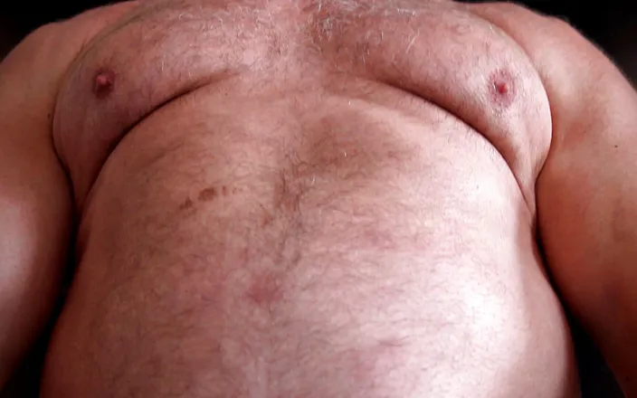 Gaybear1966: Big belly gay bear step daddy hunk muscle bear bodybuilding....