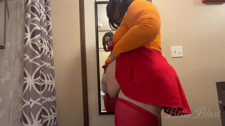 BellaBlast: Velmas Scooby Snack Stuffed Belly