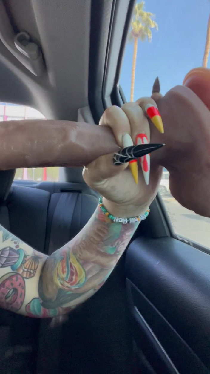 CherryBombBomb: Bakış açısı ıslak sakso