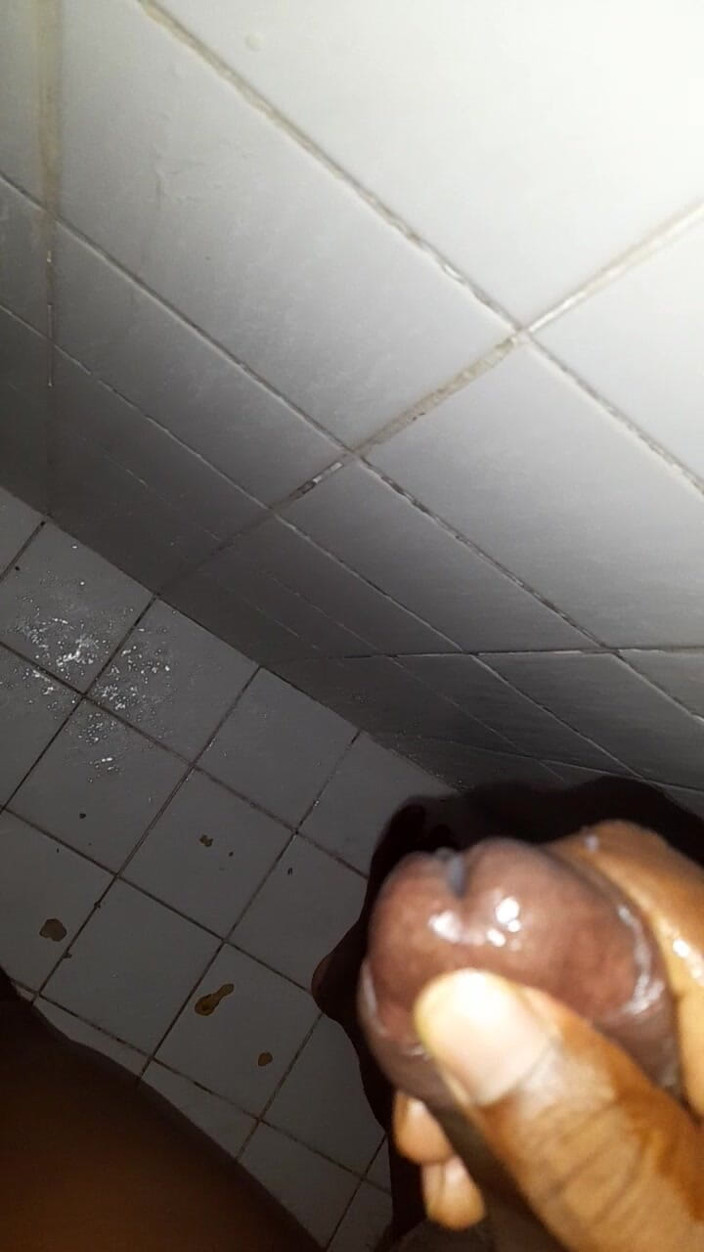 Black guy: Jerking off S11 E2
