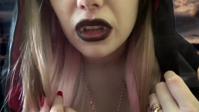Goddess Misha Goldy: La malvagia gigantessa vampira farà un po' più di buchi...