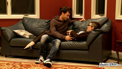 James Deen: Dívka X je tvrdě ošukána od James Deen