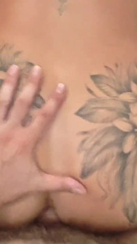 Dziko łamie mi tyłek i spuszcza się do moich ust