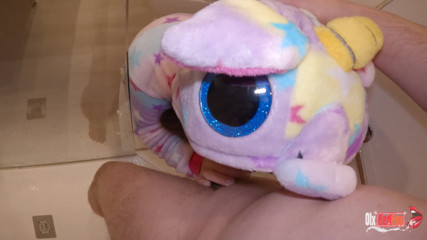 OlxRedFox: Stepsister sucks my cock while I shower and cum down...