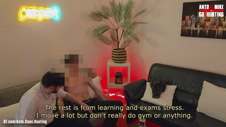 AntoGoesHunting: Sinh viên Straight Twink muốn trở lại và anh ấy cố...