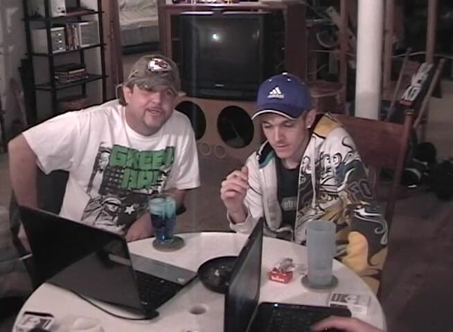 Jay's Amateur Straight Guys: "KC, patineur hétéro, jouit fort dans ma bouche !"