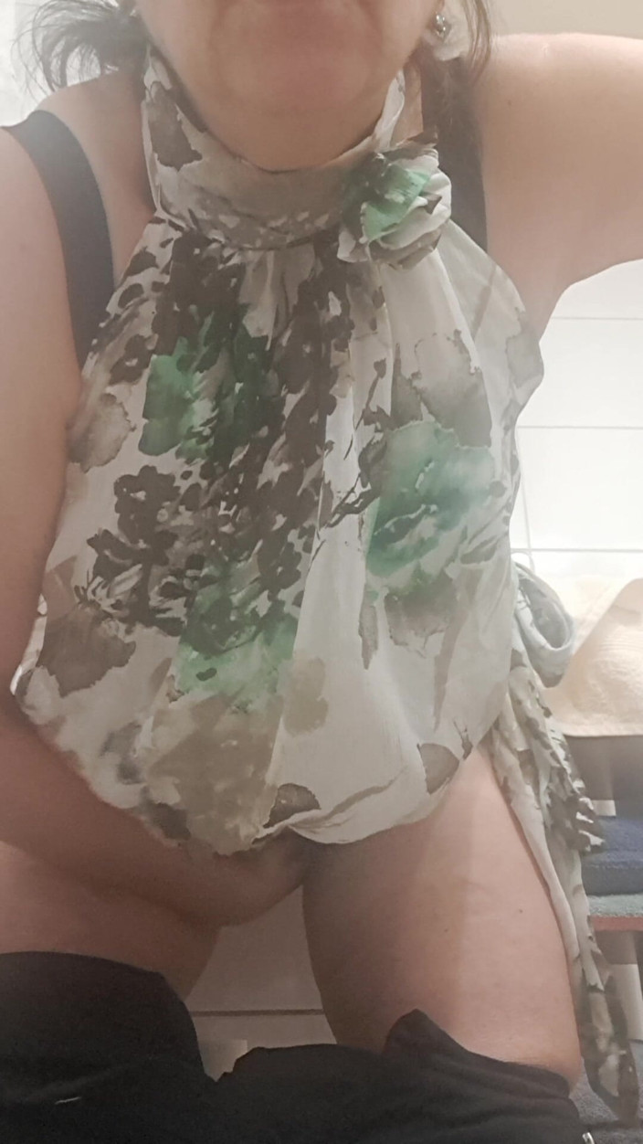 Mommy big hairy pussy: Гаряча, дуже волохата мачуха