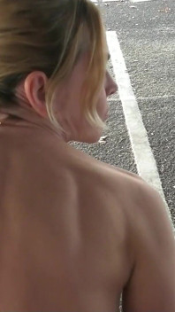 Sừng tóc vàng Đức đĩ được lệnh đến nhà để xe và fucked