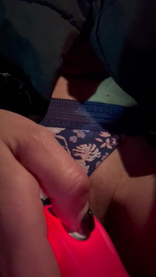 Kinky_Couple2024: Orgasme di Tempat Parkir Mobil