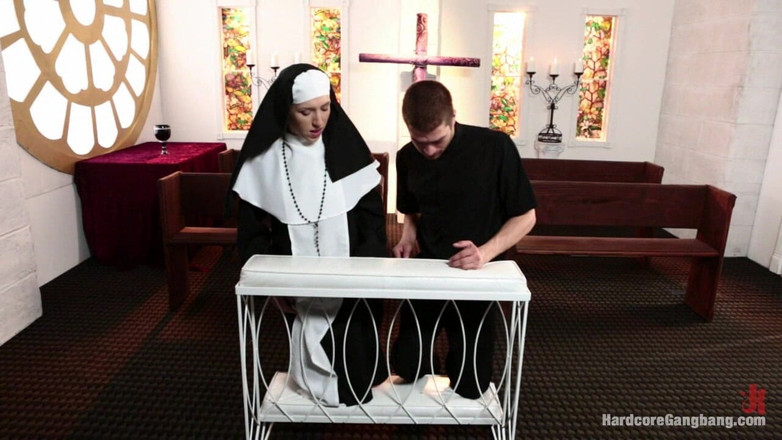 Hardcore Gangbang by Kink: Petite blonde lives out fantasy: freira gangbanged por 5 sacerdotes na...