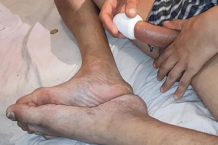 Feets Macho Latino: Awek lelaki berpantat besar dan jerauk yang bagus