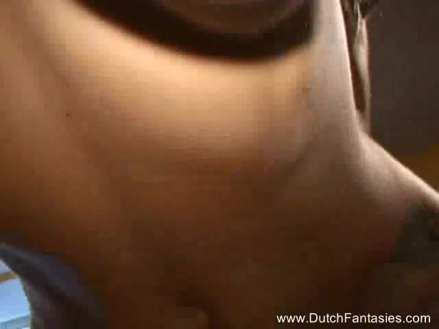 Dutch Fantasies: Blonde milf bekommt ihre muschi geleckt und geknallt