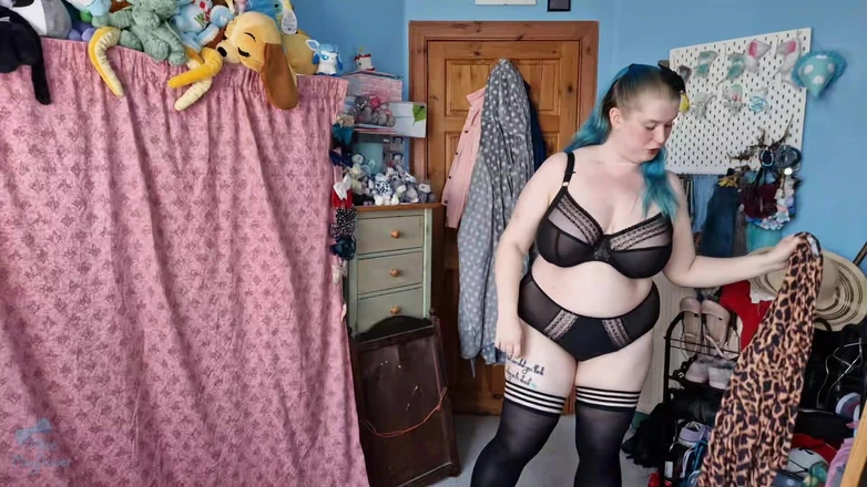 Alice_Mayflower_Scottish: Strip Show, Toy Show &amp; BJ - Solo Girl