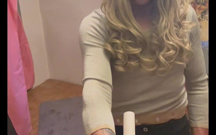 Laura Luiscz: Sissy Crossdresser Cat Walk Training