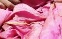 Satin and silky: Pula Se freacă capul cu satin mătăsos roz al vecinei...