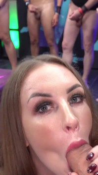 Ggg John Thompson- Emma Fantazy Bläst Und Reitet Arsch, Gangbang-bukkake Mit Riesigen Schwänzen