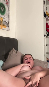 Orgasm! Futându-mi pizda până la orgasm! Vorbe murdare