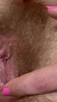 Clítoris peludo - rápido y húmedo orgasmo