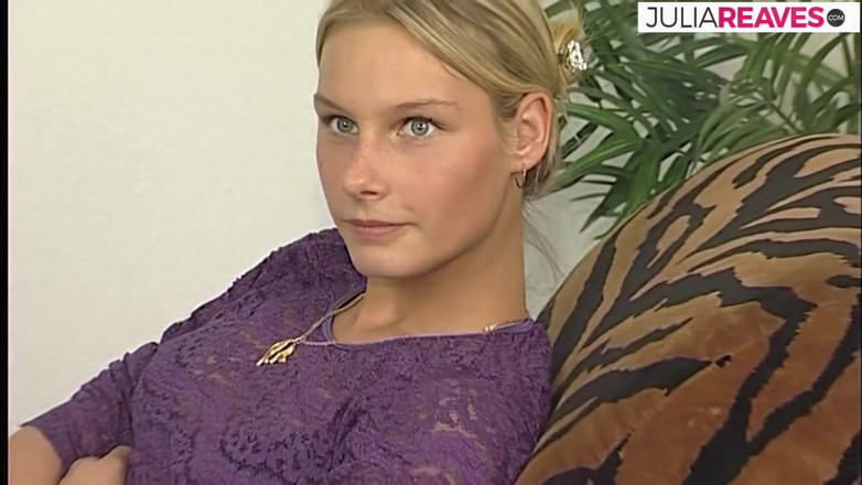 Retro German TEENS: Блондинка їсть сперму після жорсткого траху на дивані