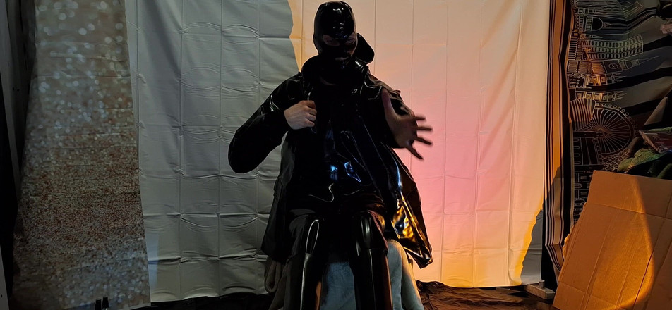 Dreamofevolution: Farmerrain rainwear a latexová maska