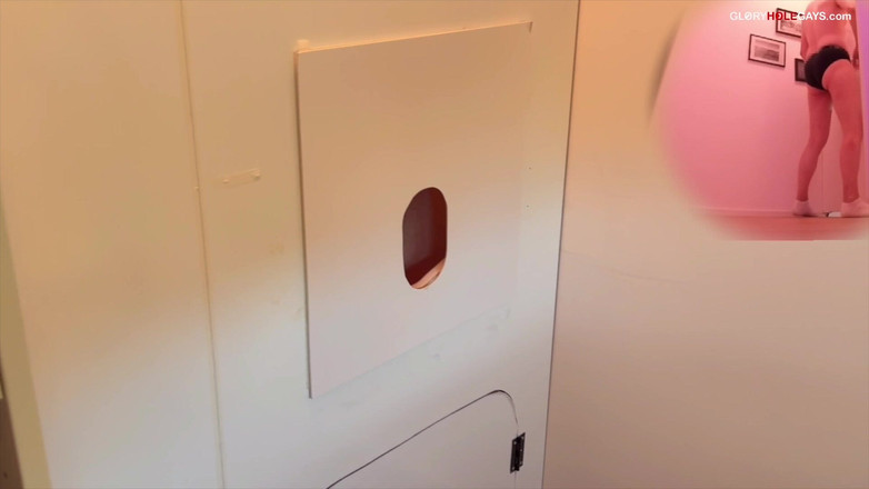 GLORYHOLEGAYS: Papà al gloryhole viene su un biscottino - e io ingoio...