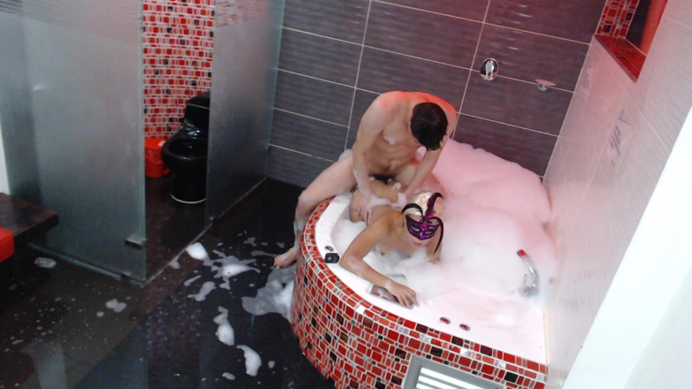 DiablaLatinaTour: Paisa uprawia seks po raz pierwszy z obcokrajowcem