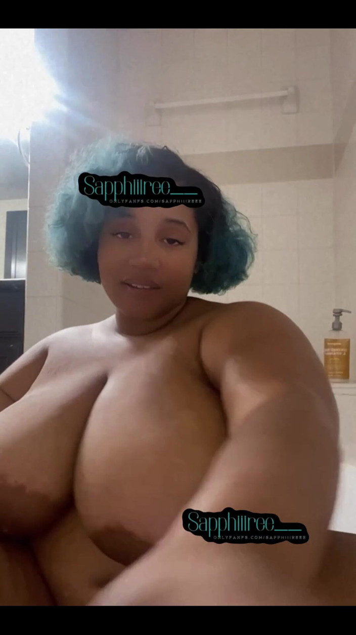 Biggdebbie solo: Biggdebbiecakez يريدك أن تنضم إليها