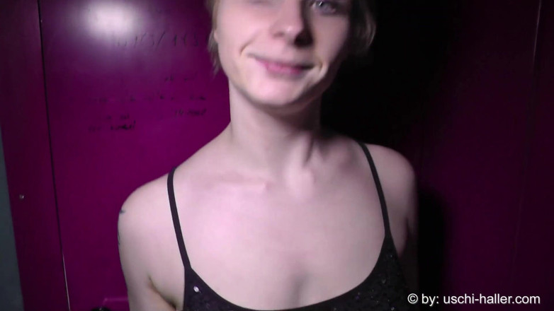 Club Express: Sonja Sweet daje loda w niemieckim kinie porno