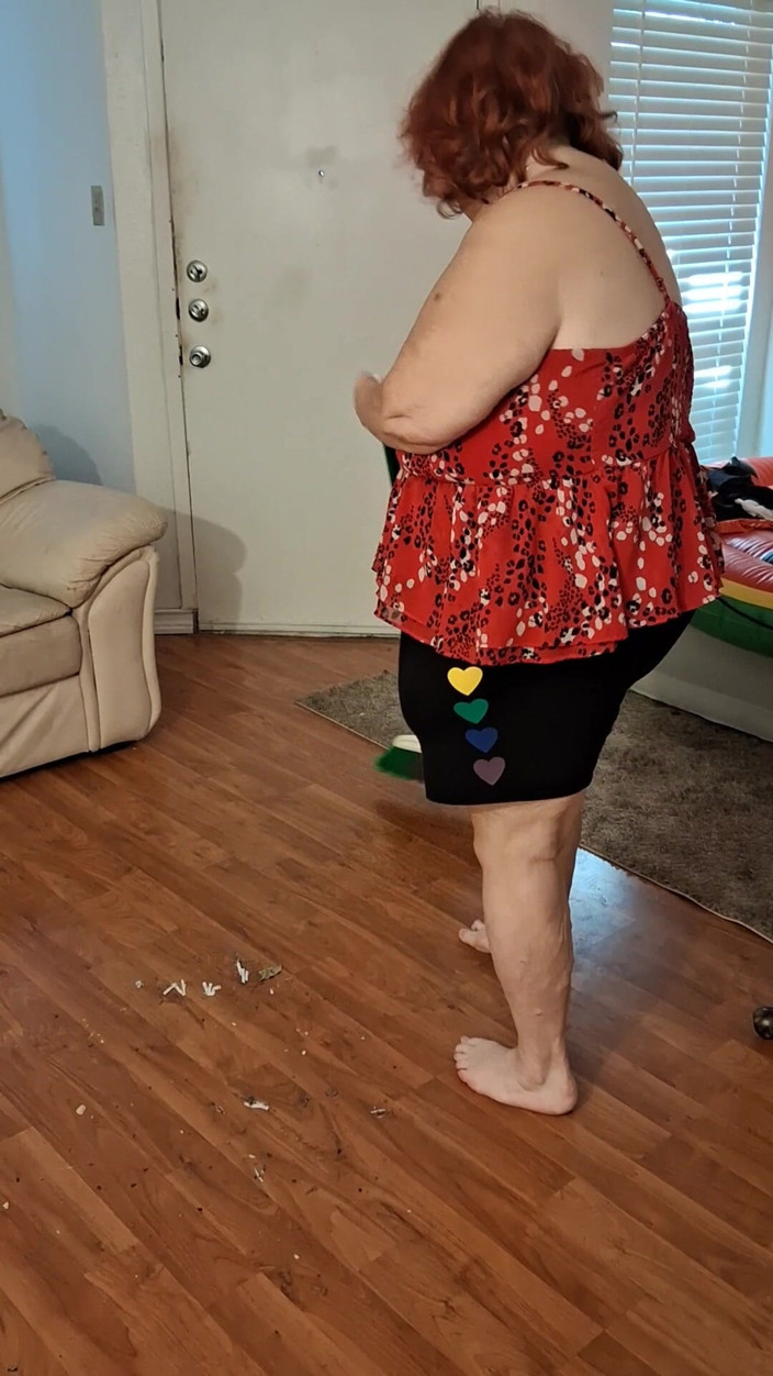 BBW nurse Vicki adventures with friends: Geniş Büyük Güzellik Hemşiresi Vicki Kendini Tartmaya Karar Verdi