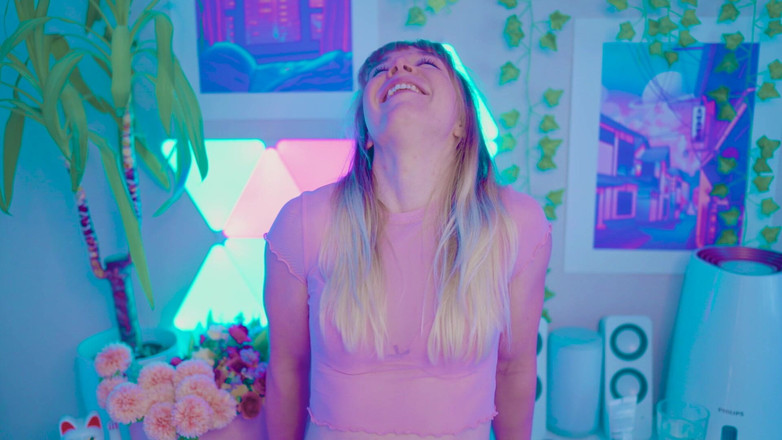 Jolie Lyon: Abang tiri, ada desas-desus bersiar-siar tentang kami