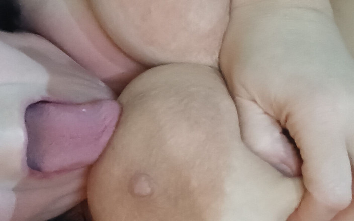 HerculesnVENUS: 她观看热辣的 pirn 和阴部撕裂