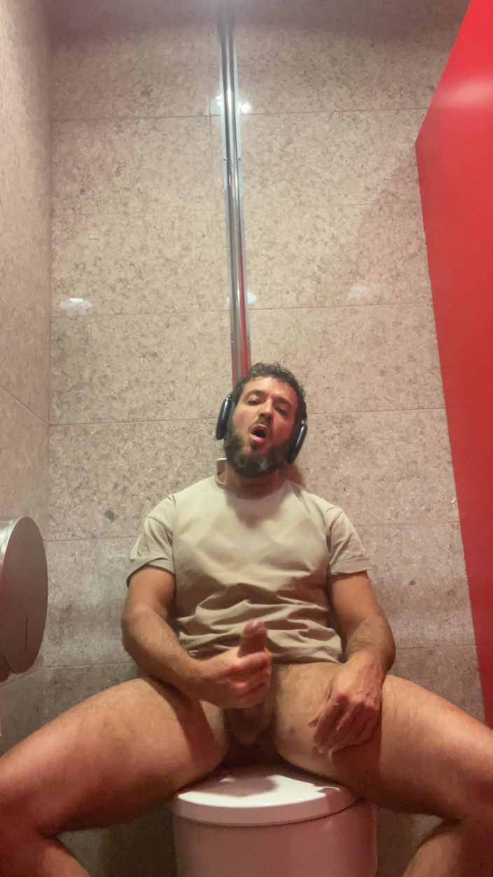 Paul Tergeist: Masturbando no aeroporto