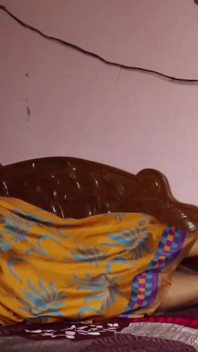 Soth Indian Tamil Housewife in White Blouse and Saree Giving Handjob Riding Dick and Ask for Rough Fast Doggy Fuck