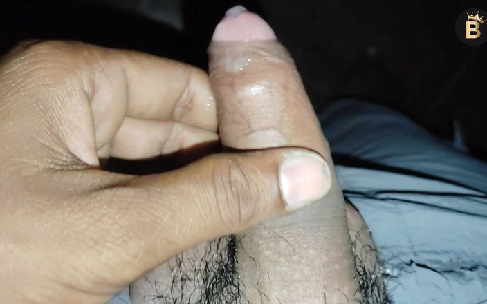 Manibrar: Ragazzo caldo con un corpo sessuale - girando teste ovunque