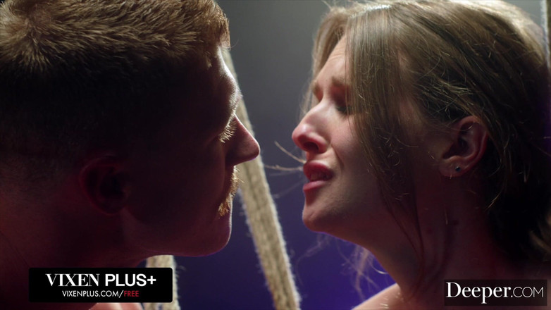 Deeper: Głębsze. Ashley Lane bada swoją niewolę odbytu i liny