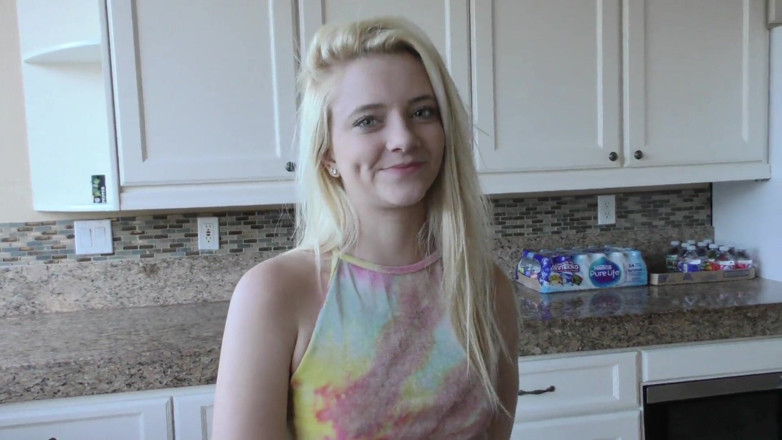 Perv Milfs n Teens: Riley Star jamin par n chadhne ke lie apne sautele...