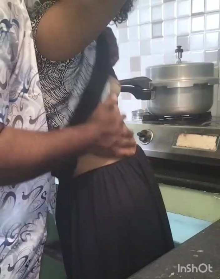 Funny couple porn studio: Tamil menina passeio de cozinha