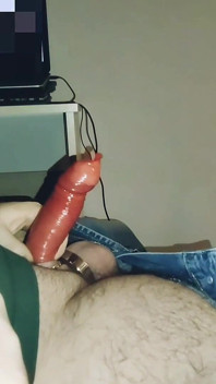 Honění porno Celou noc. a Naplní kondom do mrdky.