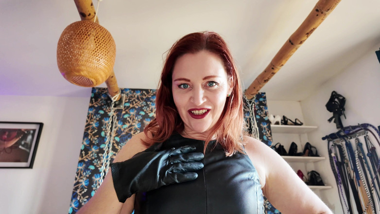 InannaJustice: Läderhandske retas