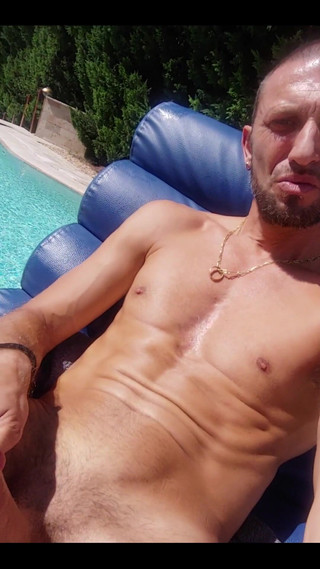 Boy jerking off: Budapeşte'de dünden fazla bedore sahnesi!!